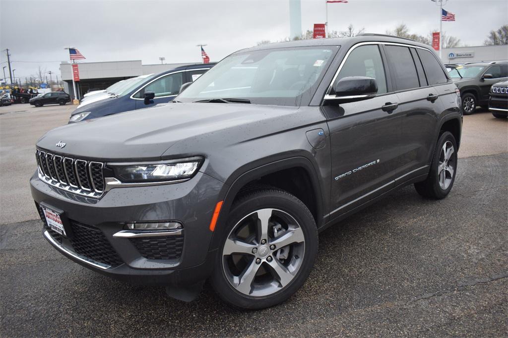 new 2024 Jeep Grand Cherokee car, priced at $39,995