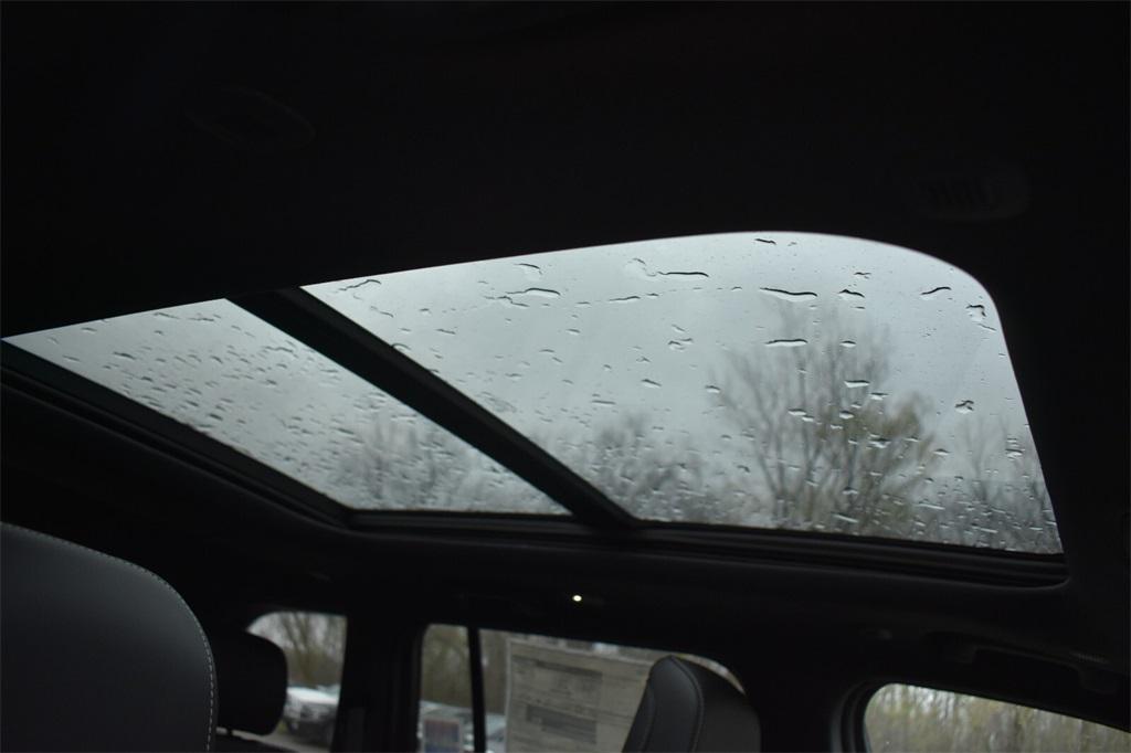 new 2024 Jeep Grand Cherokee car, priced at $39,995