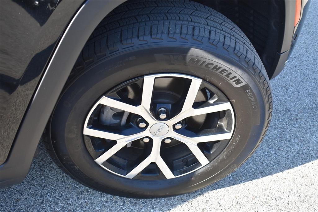 used 2024 Jeep Grand Cherokee L car, priced at $37,677