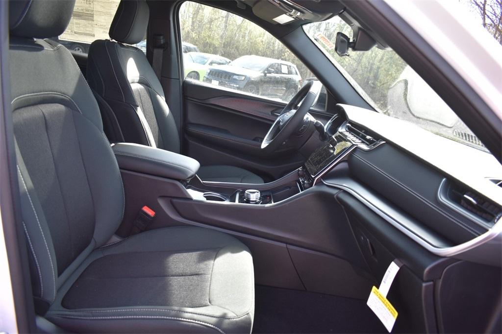 new 2025 Jeep Grand Cherokee L car, priced at $34,952