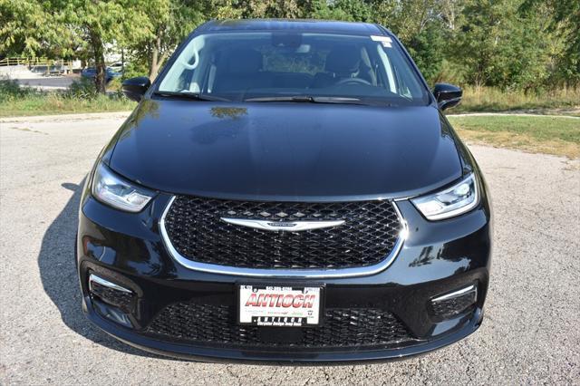 new 2024 Chrysler Pacifica car, priced at $35,492