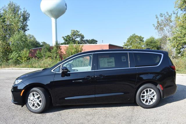 new 2024 Chrysler Pacifica car, priced at $35,492