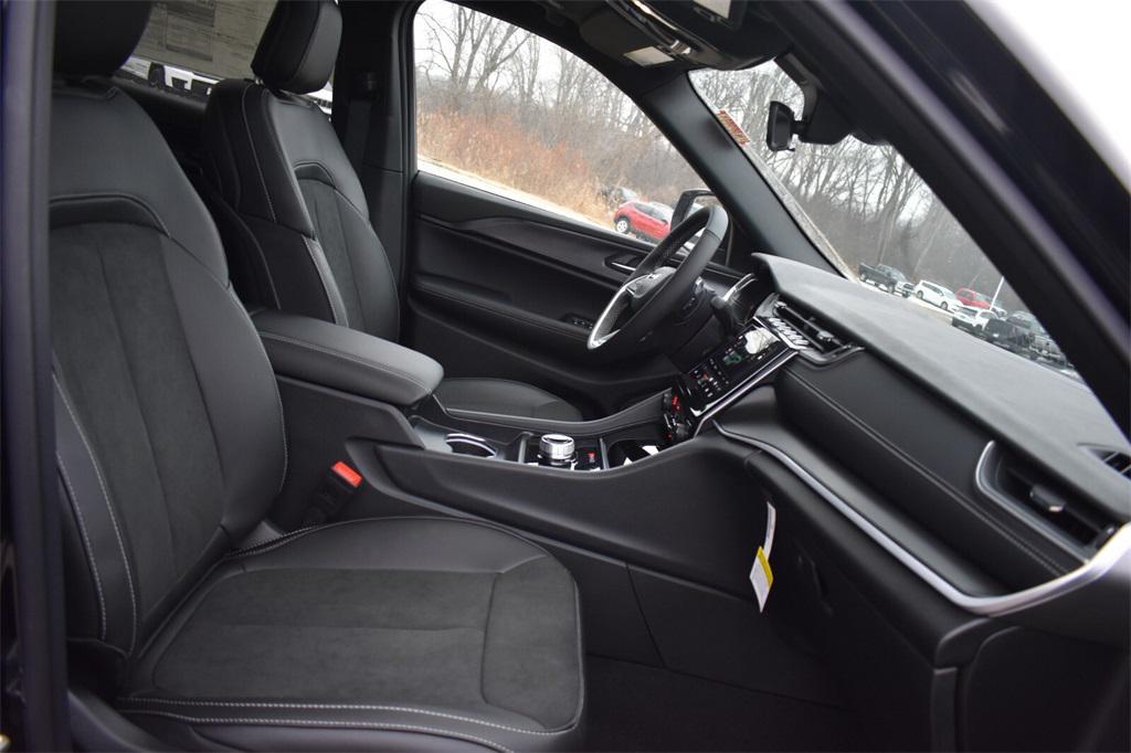 new 2025 Jeep Grand Cherokee car, priced at $39,966