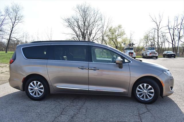 used 2017 Chrysler Pacifica car, priced at $10,977