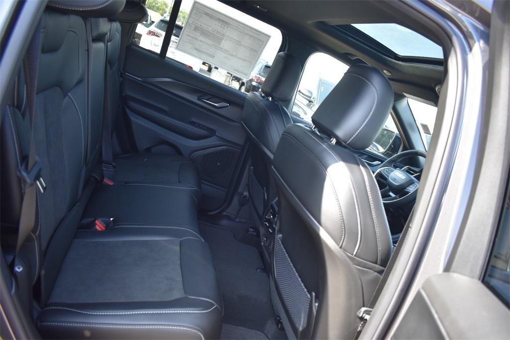 new 2025 Jeep Grand Cherokee car, priced at $41,591