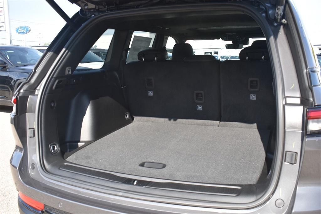 new 2025 Jeep Grand Cherokee car, priced at $41,591