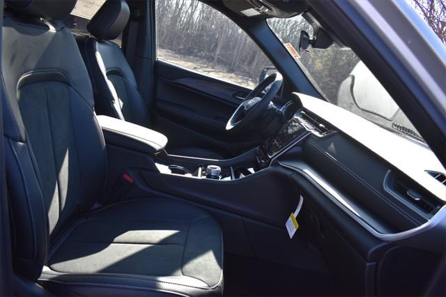 new 2025 Jeep Grand Cherokee car, priced at $41,346