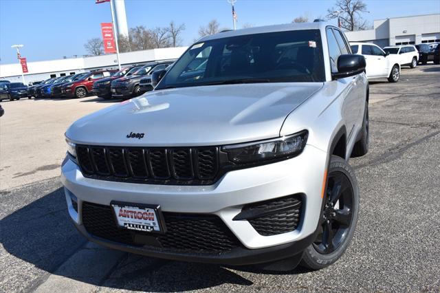 new 2025 Jeep Grand Cherokee car, priced at $41,346