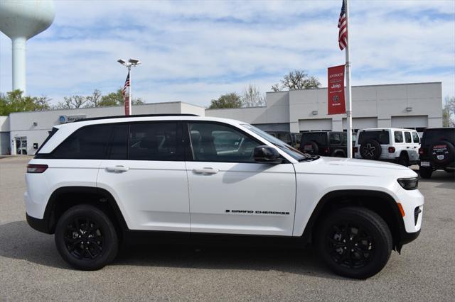 new 2025 Jeep Grand Cherokee car, priced at $40,321