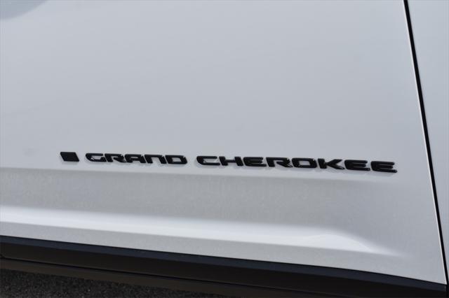 new 2025 Jeep Grand Cherokee car, priced at $40,321