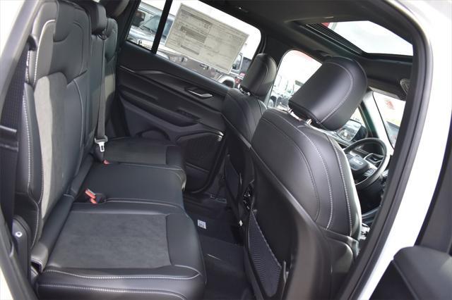 new 2025 Jeep Grand Cherokee car, priced at $40,321