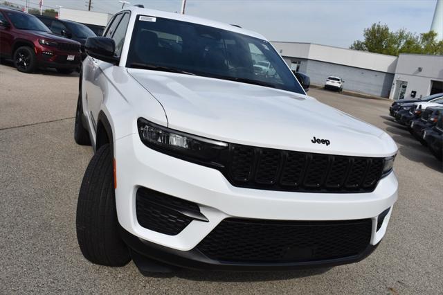 new 2025 Jeep Grand Cherokee car, priced at $40,321