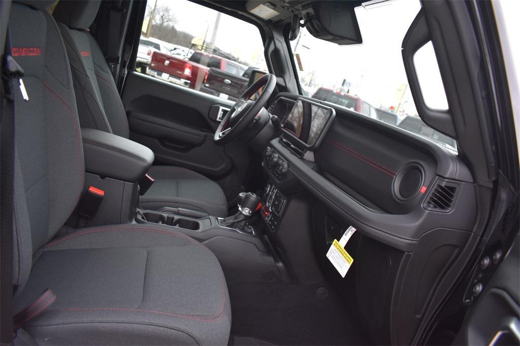 new 2025 Jeep Wrangler car, priced at $52,401