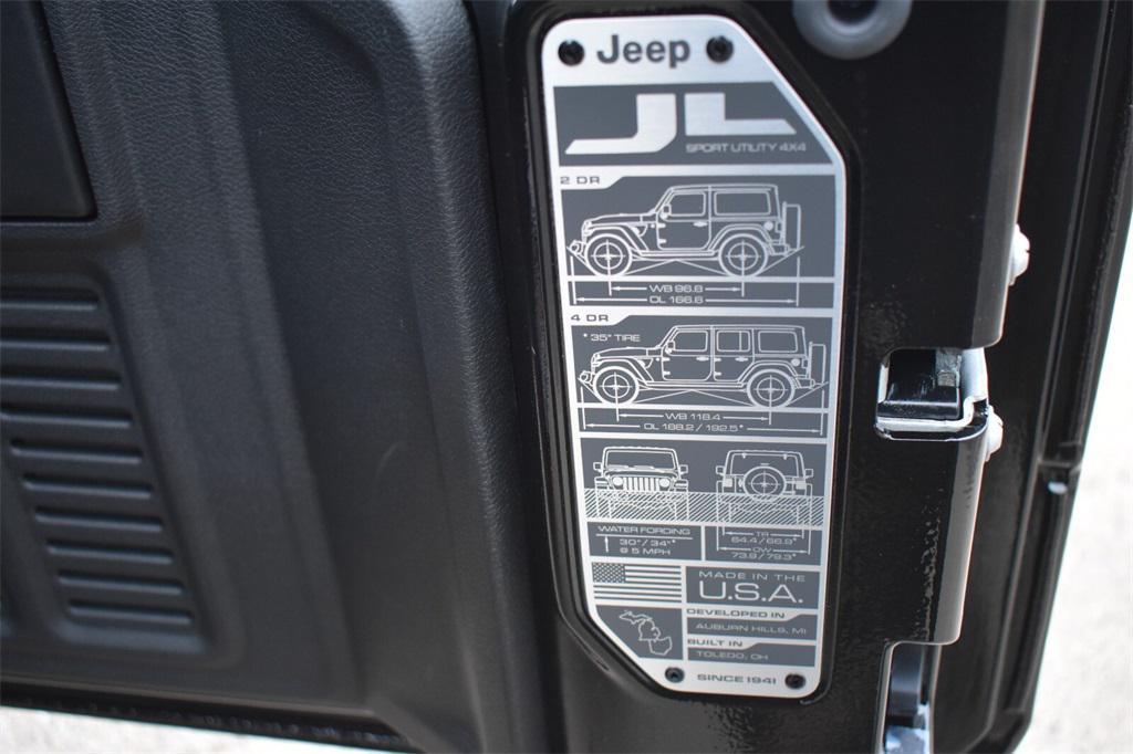 new 2025 Jeep Wrangler car, priced at $52,401
