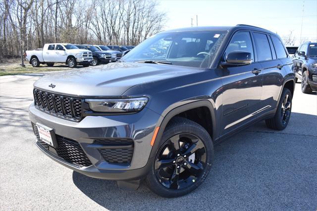 new 2025 Jeep Grand Cherokee car, priced at $41,744