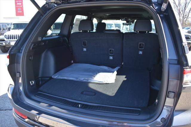 new 2025 Jeep Grand Cherokee car, priced at $41,744