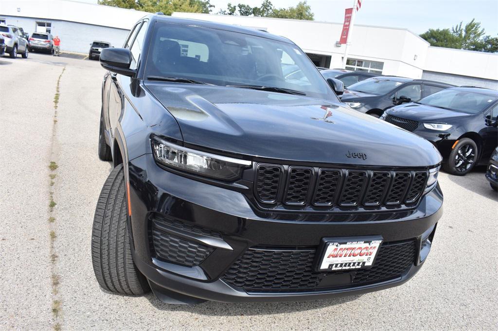 new 2025 Jeep Grand Cherokee car, priced at $41,527