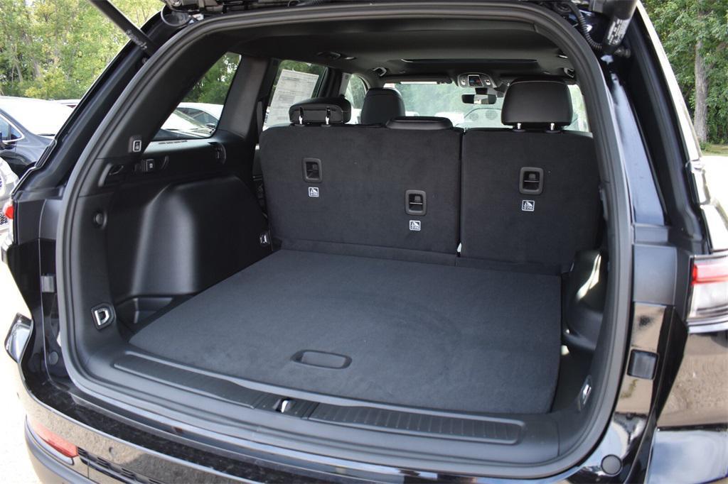 new 2025 Jeep Grand Cherokee car, priced at $41,527