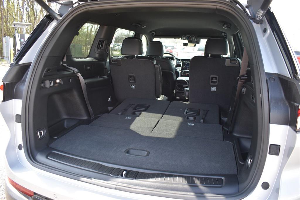 new 2025 Jeep Grand Cherokee L car, priced at $39,995