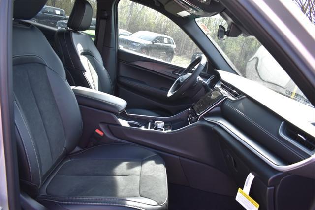 new 2025 Jeep Grand Cherokee L car, priced at $46,670