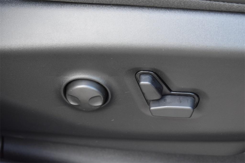new 2026 Chrysler Pacifica car, priced at $43,432