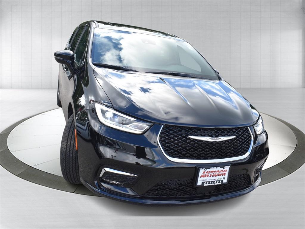 new 2026 Chrysler Pacifica car, priced at $43,432