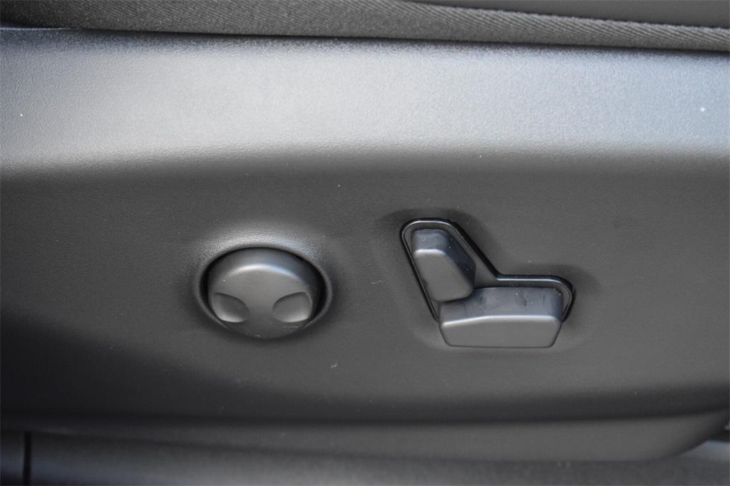 new 2026 Chrysler Pacifica car, priced at $43,432