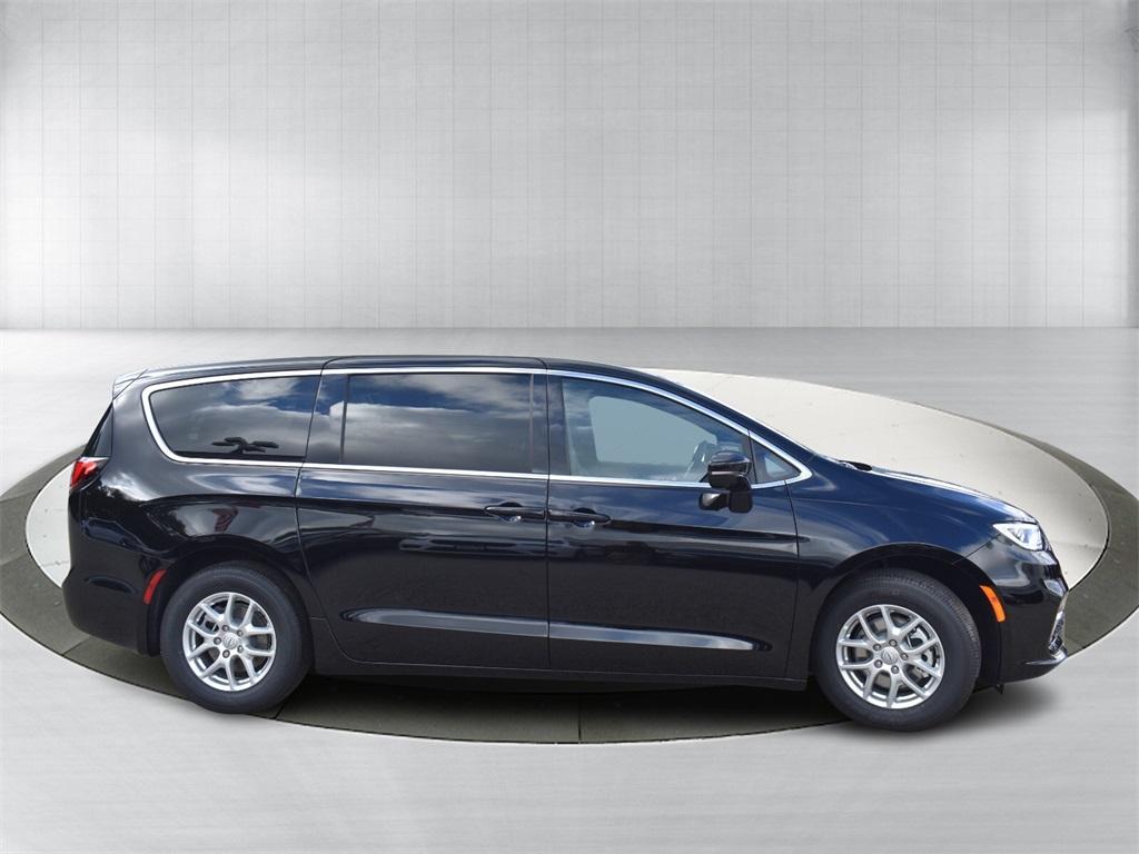 new 2026 Chrysler Pacifica car, priced at $43,432