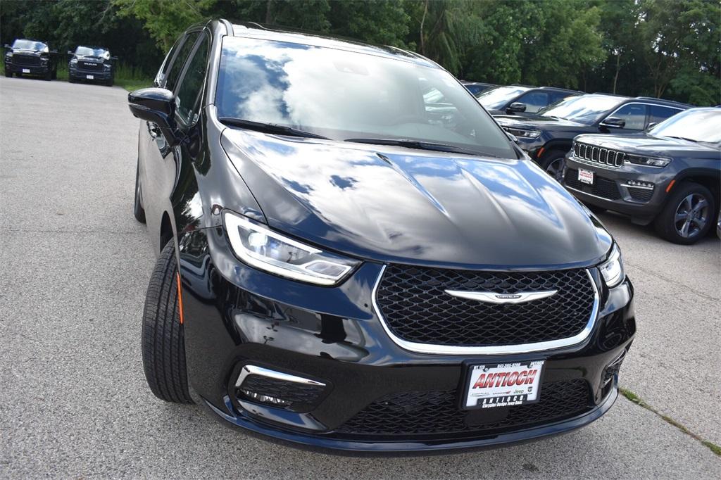 new 2026 Chrysler Pacifica car, priced at $43,432