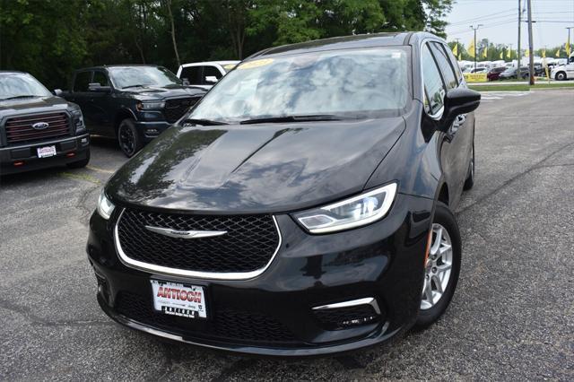 used 2023 Chrysler Pacifica car, priced at $23,677