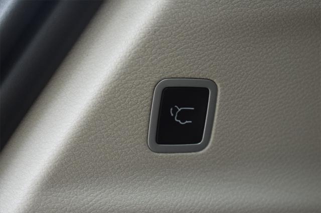 used 2023 Chrysler Pacifica car, priced at $23,677