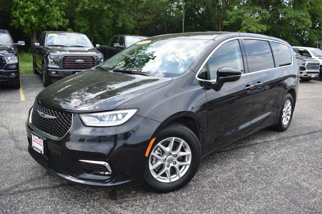 used 2023 Chrysler Pacifica car, priced at $23,677