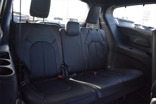 new 2025 Chrysler Pacifica Hybrid car, priced at $39,999