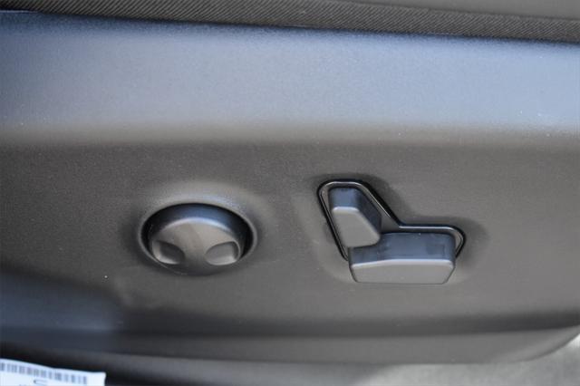new 2025 Chrysler Pacifica Hybrid car, priced at $39,999