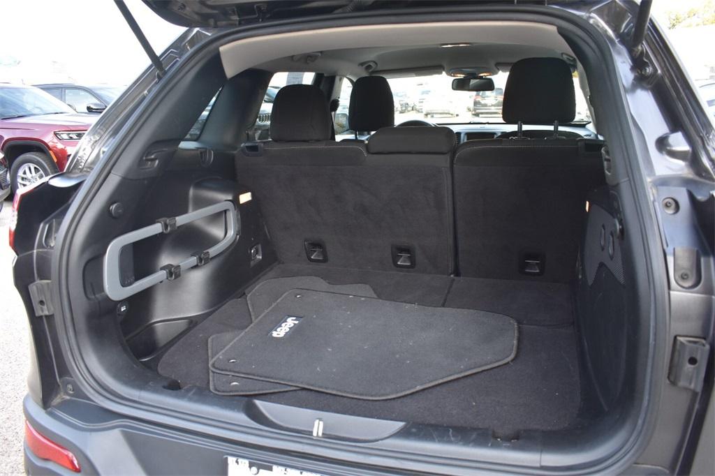 used 2016 Jeep Cherokee car, priced at $11,877