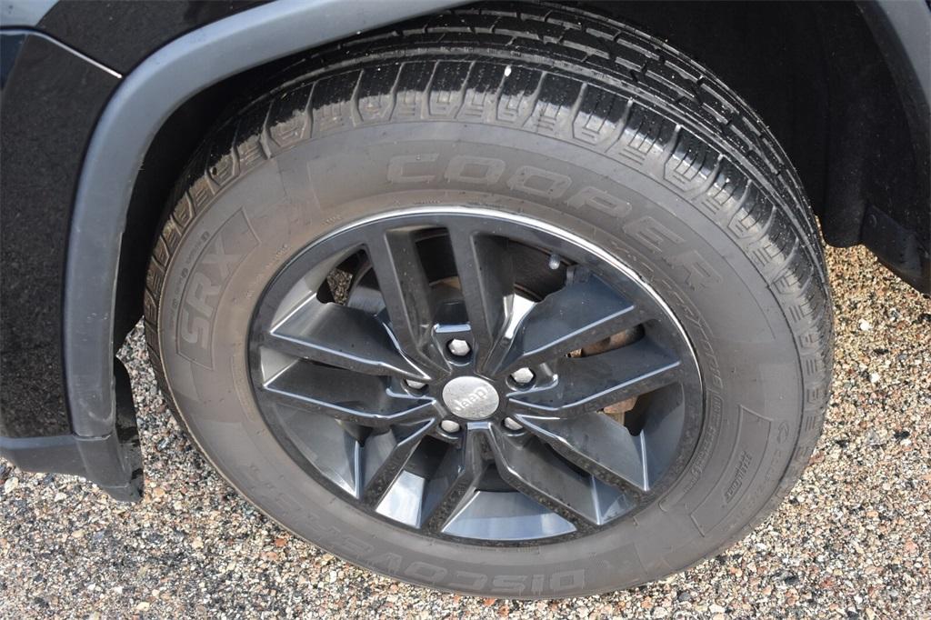 used 2017 Jeep Grand Cherokee car, priced at $14,777