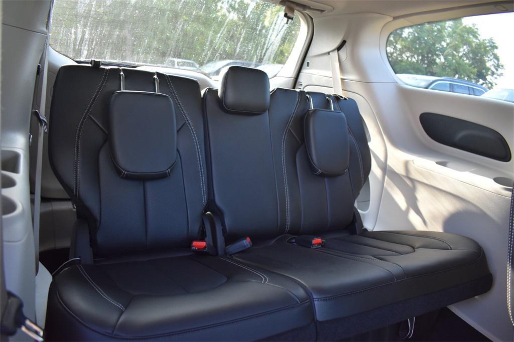 used 2023 Chrysler Pacifica car, priced at $35,177