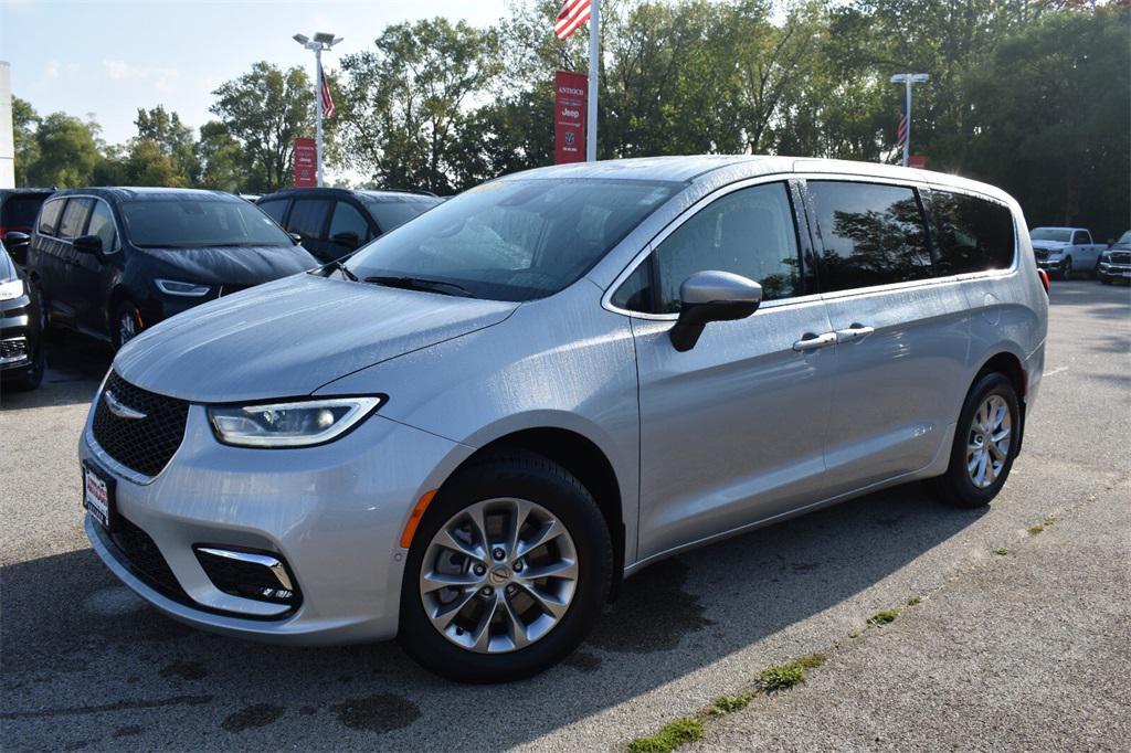 used 2023 Chrysler Pacifica car, priced at $35,177