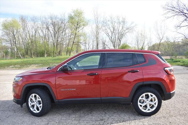 new 2024 Jeep Compass car, priced at $22,995
