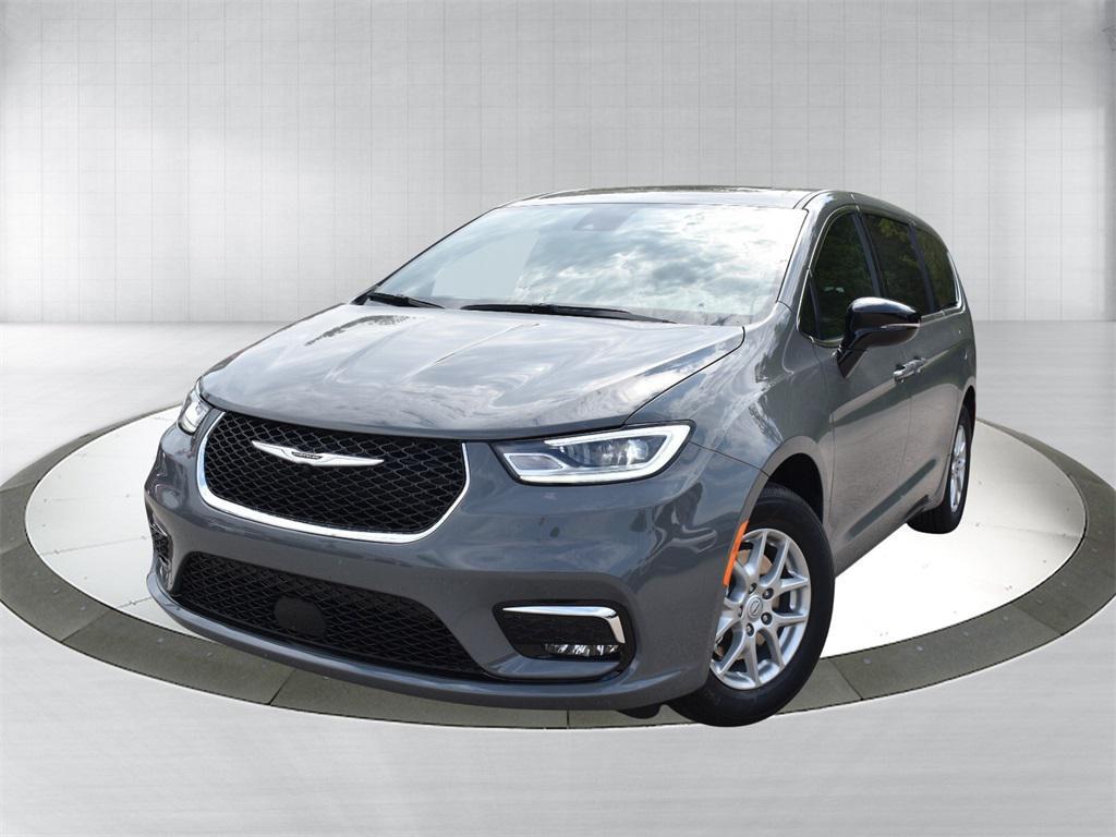 new 2025 Chrysler Pacifica car, priced at $39,605