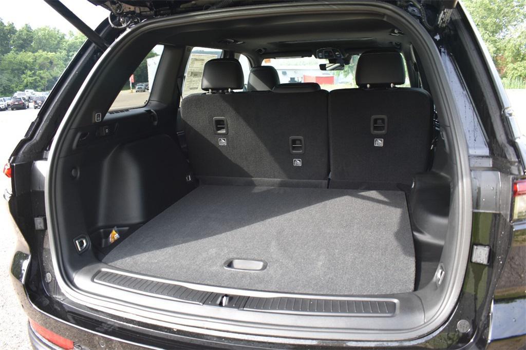 new 2025 Jeep Grand Cherokee car, priced at $39,965