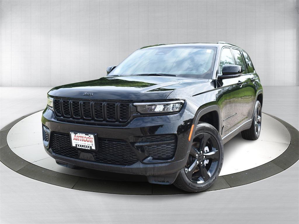 new 2025 Jeep Grand Cherokee car, priced at $37,995