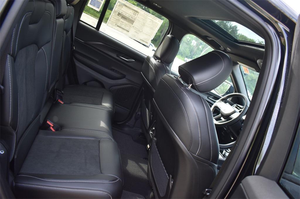 new 2025 Jeep Grand Cherokee car, priced at $39,965