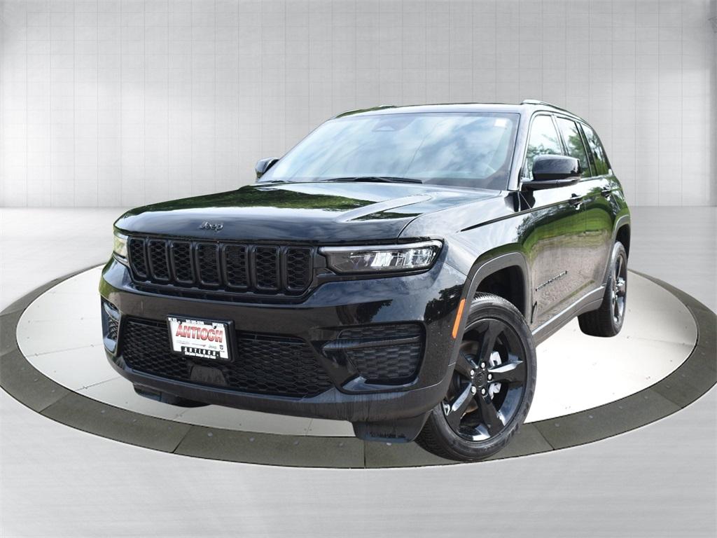new 2025 Jeep Grand Cherokee car, priced at $38,995
