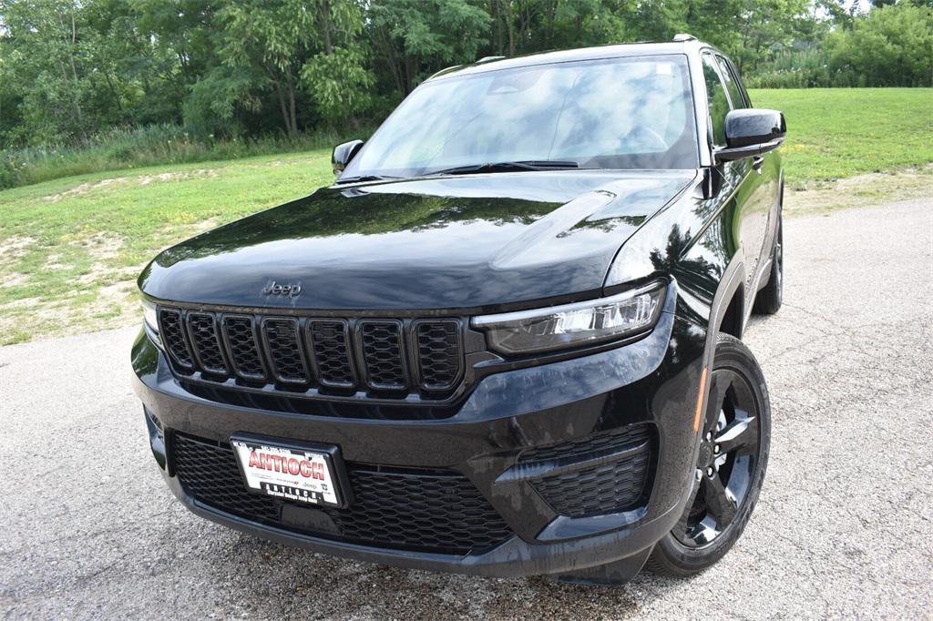 new 2025 Jeep Grand Cherokee car, priced at $39,965