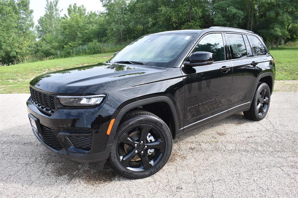 new 2025 Jeep Grand Cherokee car, priced at $39,965