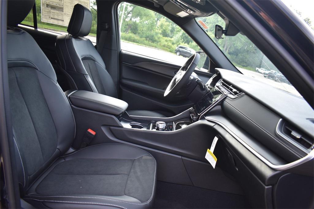 new 2025 Jeep Grand Cherokee car, priced at $39,965