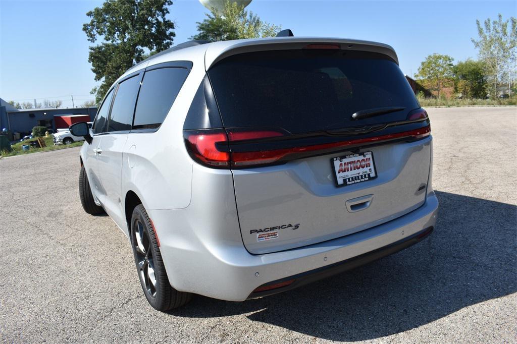 new 2026 Chrysler Pacifica car, priced at $45,860