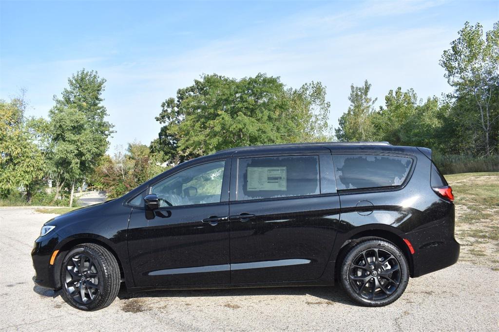 new 2026 Chrysler Pacifica car, priced at $53,400
