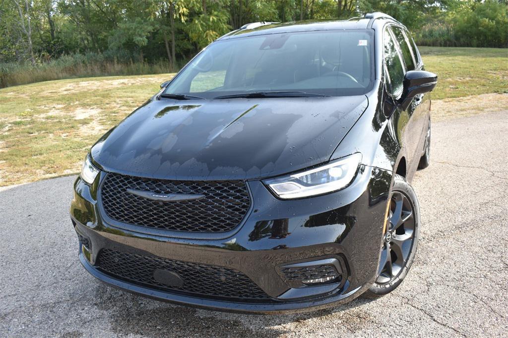 new 2026 Chrysler Pacifica car, priced at $53,400